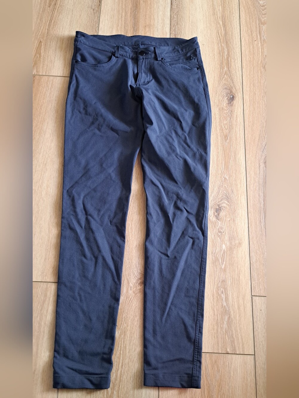 Colour True Navy EasyFive Mid-Rise Relaxed- Straight Pant Regular